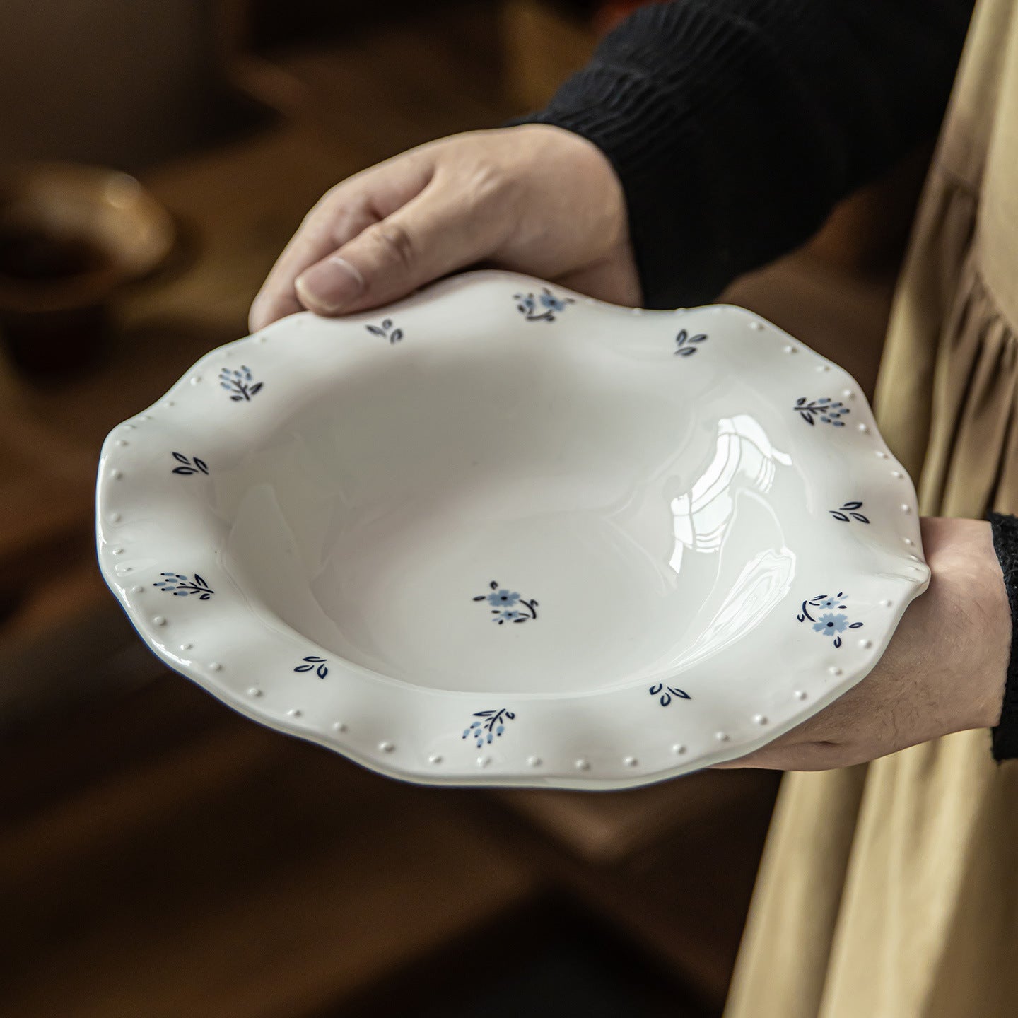 French Style Scalloped Ceramic Plate | 8.4 inch Retro Floral Dinner Plate for Salad, Pasta & Fruit | Vintage Aesthetic Dishes